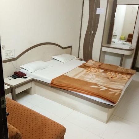Hotel Sudarshan Натгдвара Екстер'єр фото