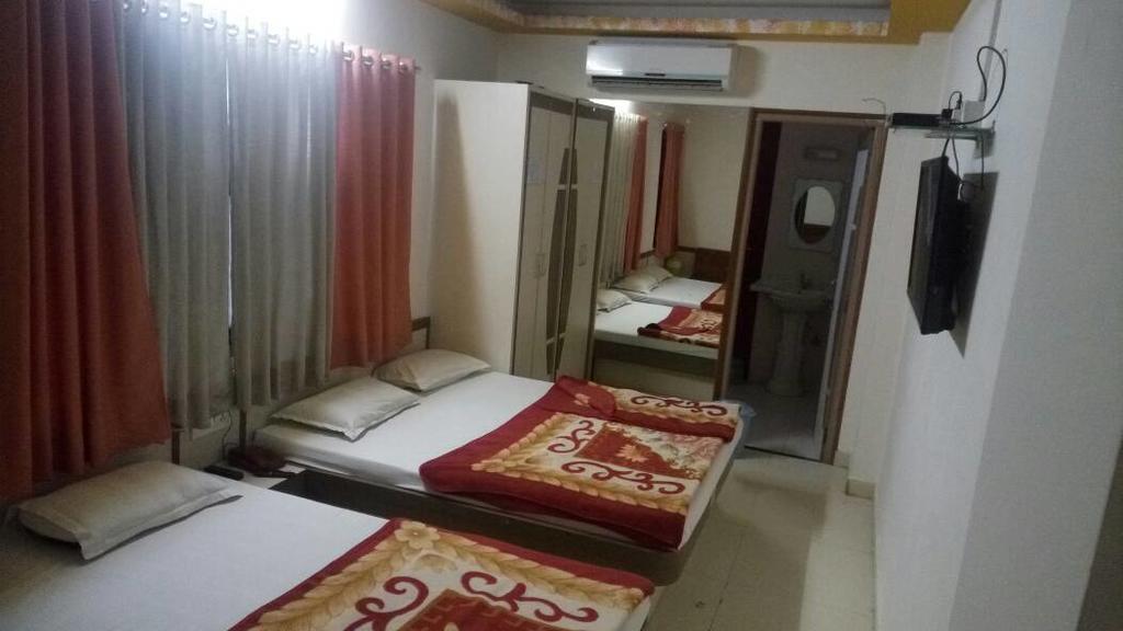 Hotel Sudarshan Натгдвара Екстер'єр фото