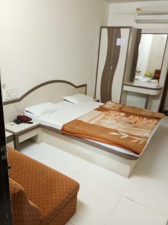 Hotel Sudarshan Натгдвара Екстер'єр фото