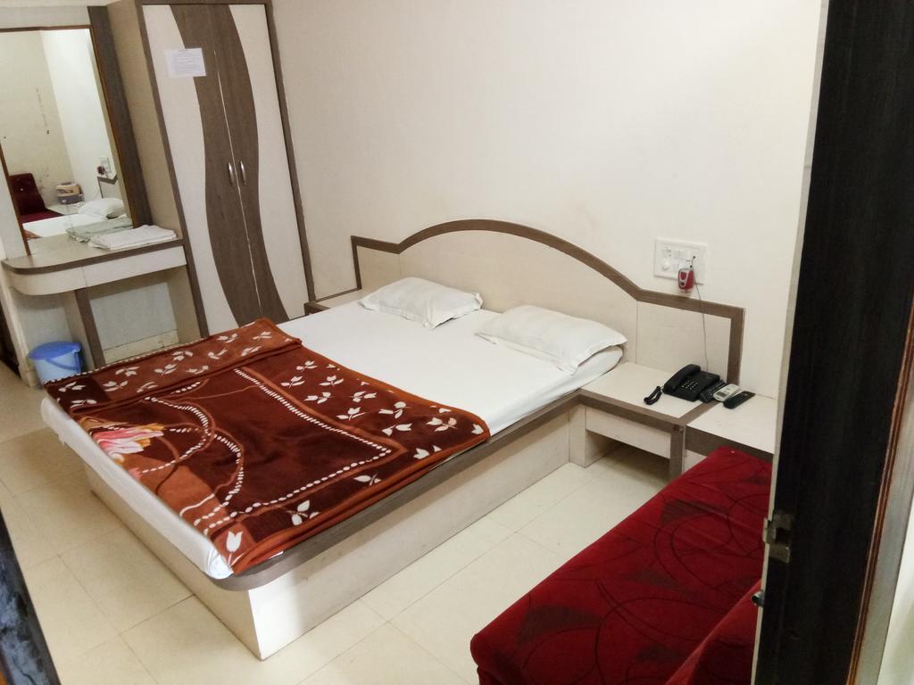 Hotel Sudarshan Натгдвара Екстер'єр фото